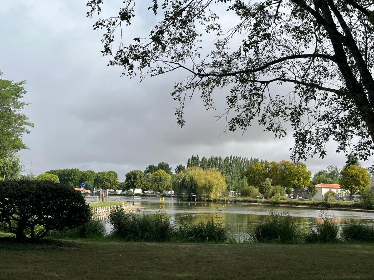 Charmante Charentaise Saint-Jean-dʼAngély Eksteriør bilde